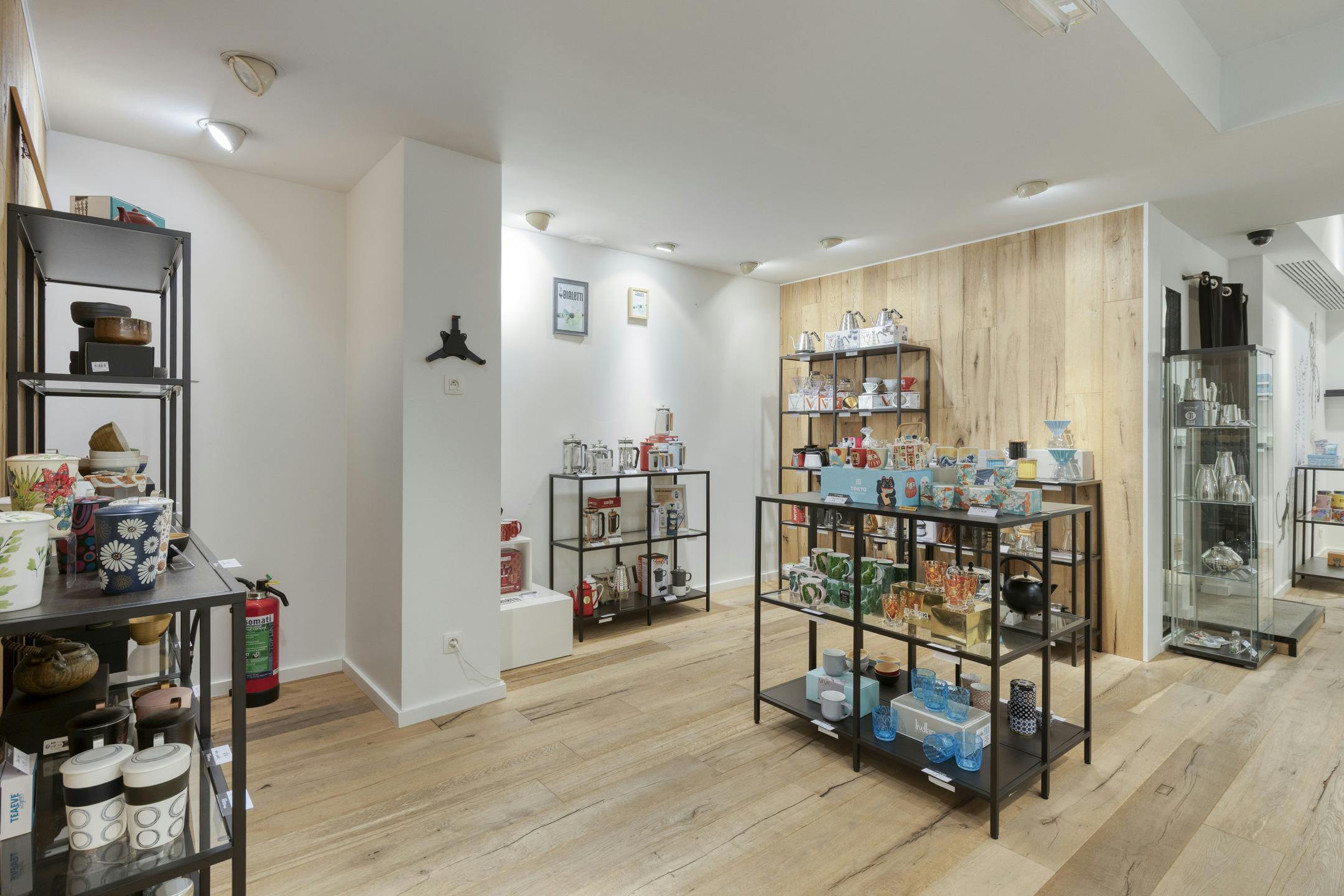 Patrimoniumvennootschap met handelspand en 2 appartementen foto 3