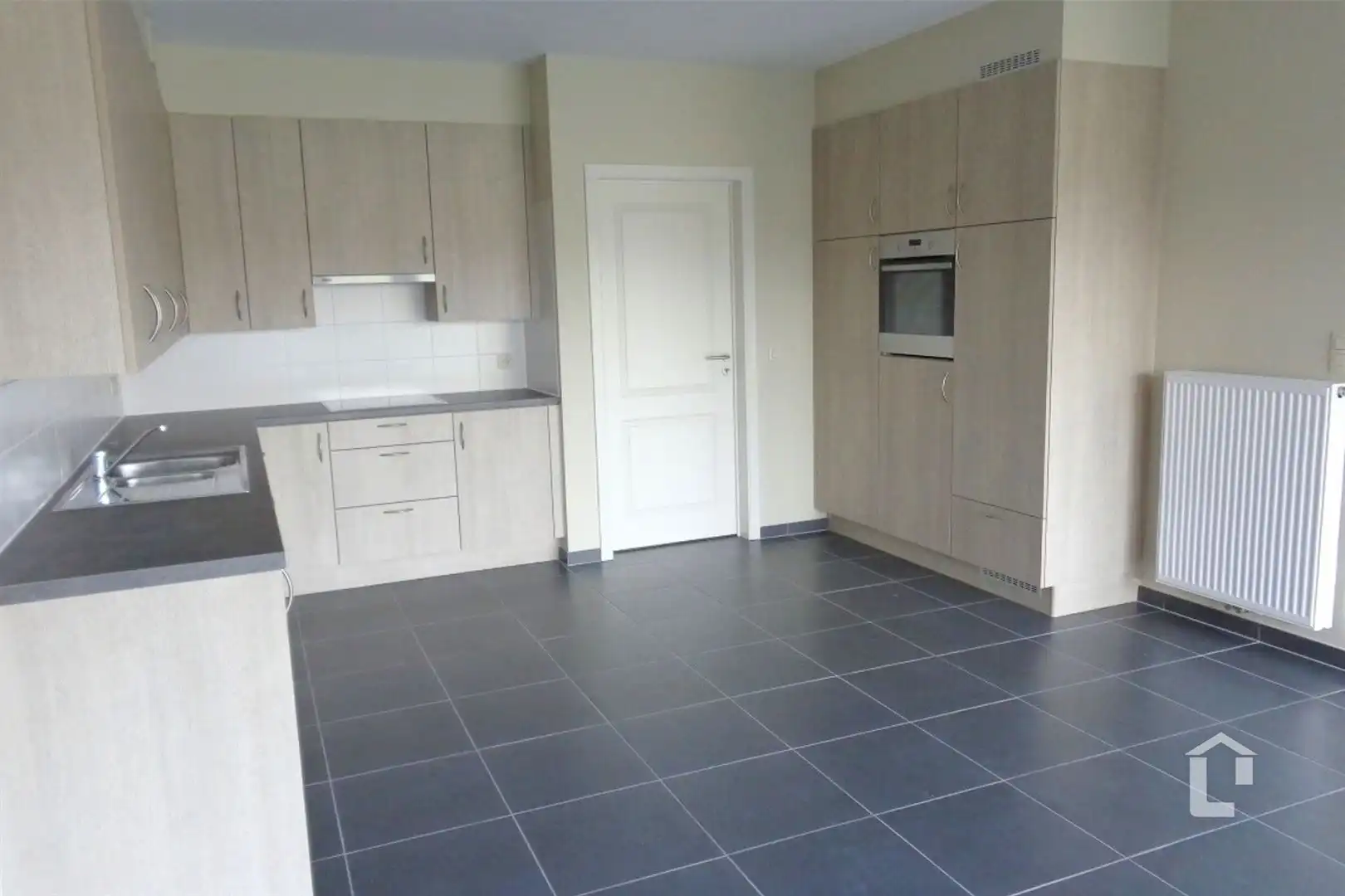 Ruime, moderne gezinswoning foto 6