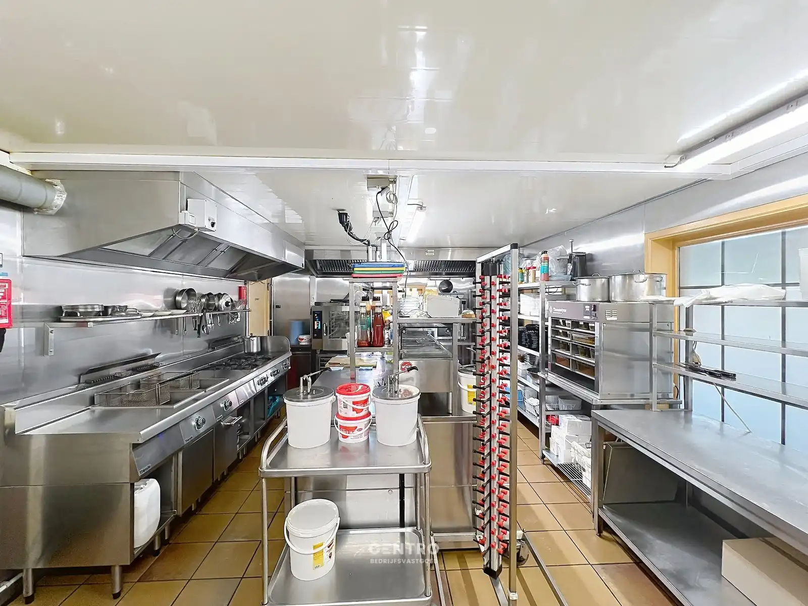 Prachtig, landelijk gelegen restaurant (150 couverts) op ± 3.400 m², VOLLEDIGE horeca-inboedel inbegrepen, met bewezen horeca-concept te HOOGLEDE! foto 24
