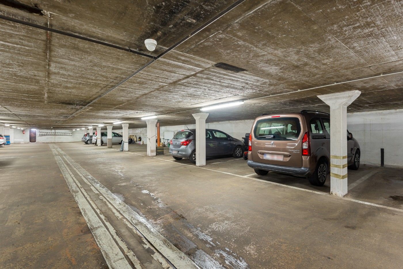 App. op 1e verd. met 2 slpk., terras, kelderberging en autostaanplaats foto 23