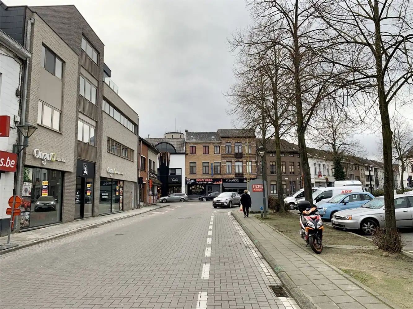 INSTAPKLAAR ENERGIEZUINIG COMMERCIEEL GELIJKVLOERS 390 M2  OP ZICHTLOCATIE HOUTMARKT foto 3