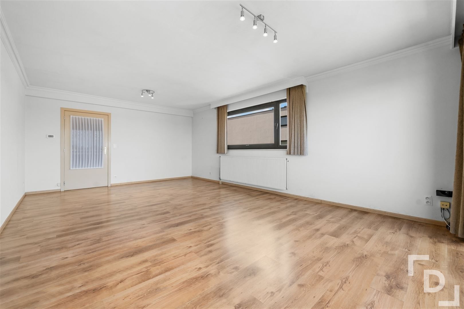 Rustig gelegen appartement met garage te koop in centrum Poperinge foto 3