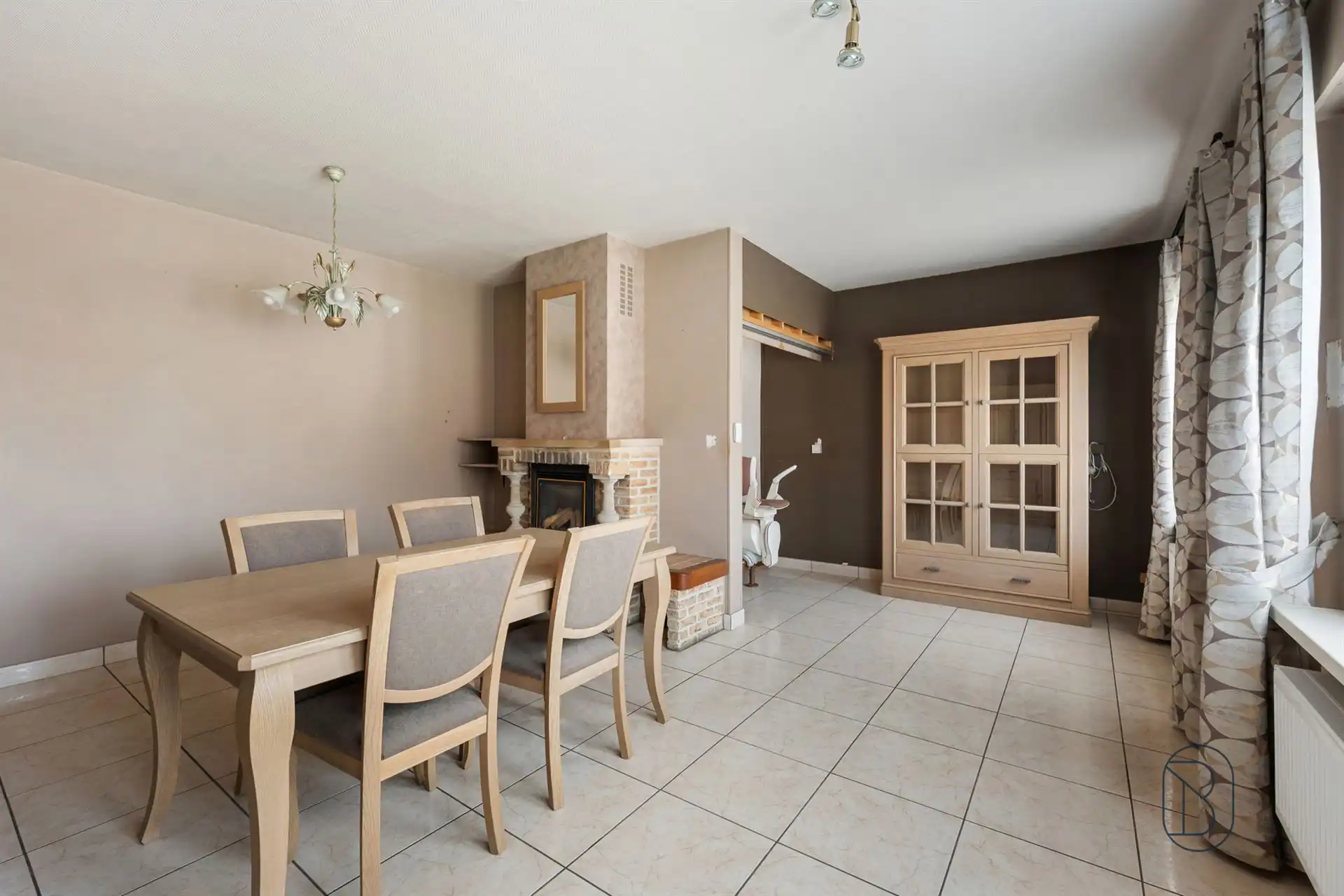 Ruime instapklare woning met 4 slpk, garage en tuin in Heule foto 14
