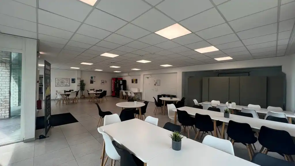 Loods met kantoren te huur in haven van Gent foto 13