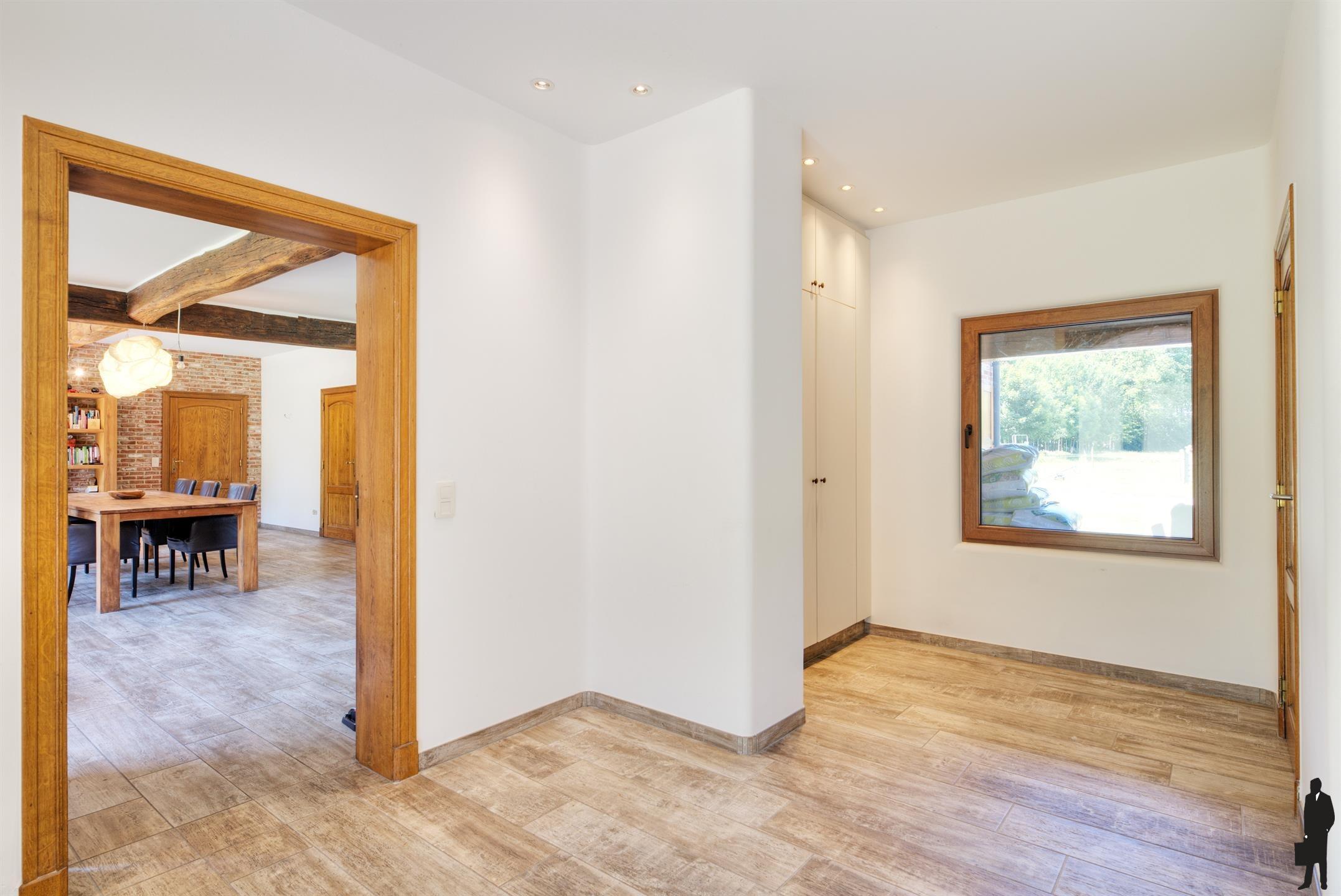 Luxe kangoeroe-villa te Sint-Job met paardenacc. op ca. 1,2 HA! foto 6