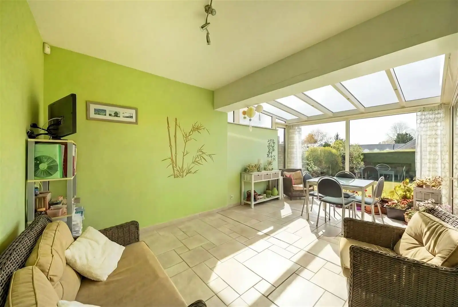 Villa in gegeerde buurt foto 11