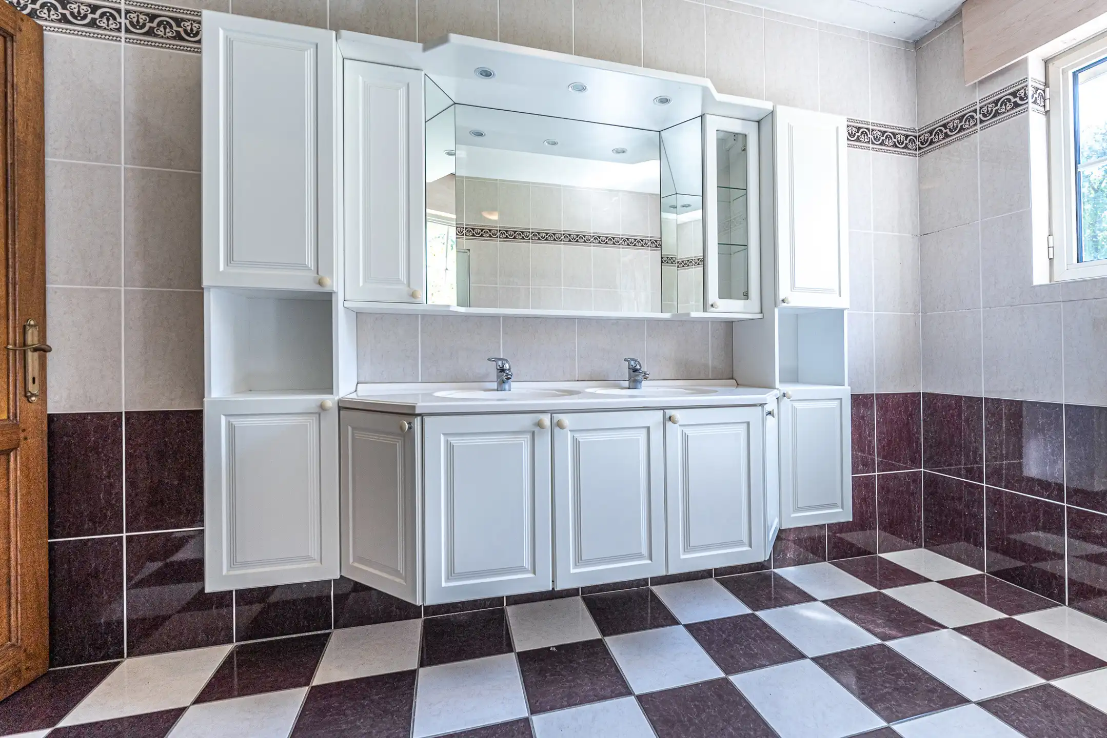 Ruime villawoning op topligging foto 21