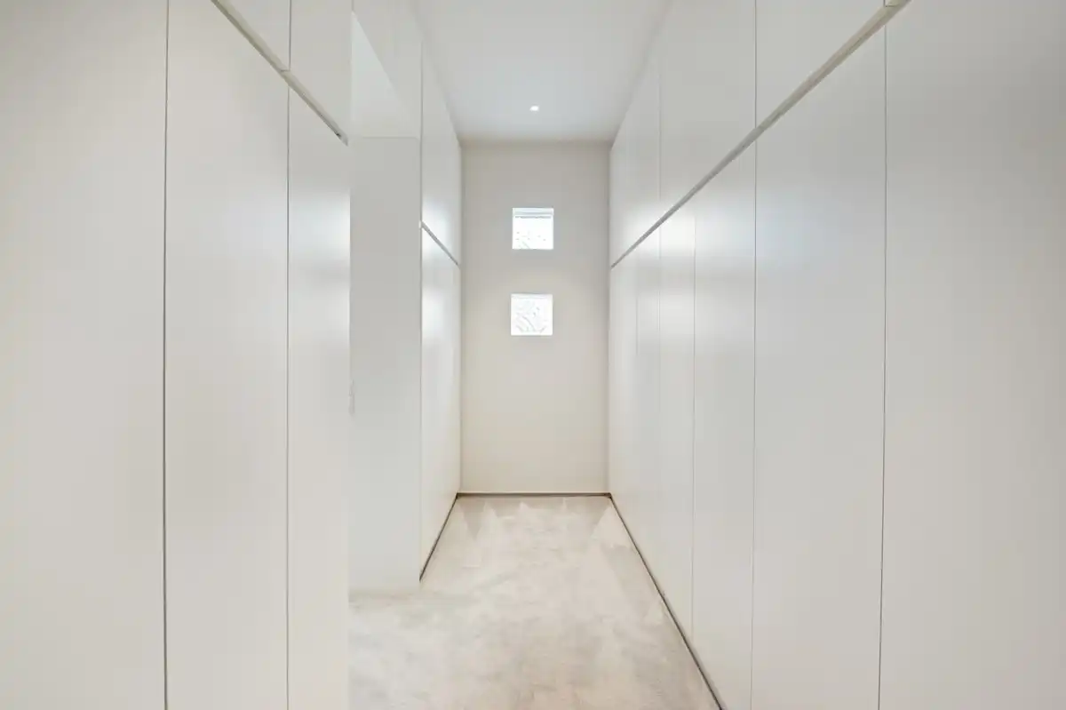 Uitzonderlijke villa op 3451 m² met 5 slaapkamers omgeven door groen. foto 12