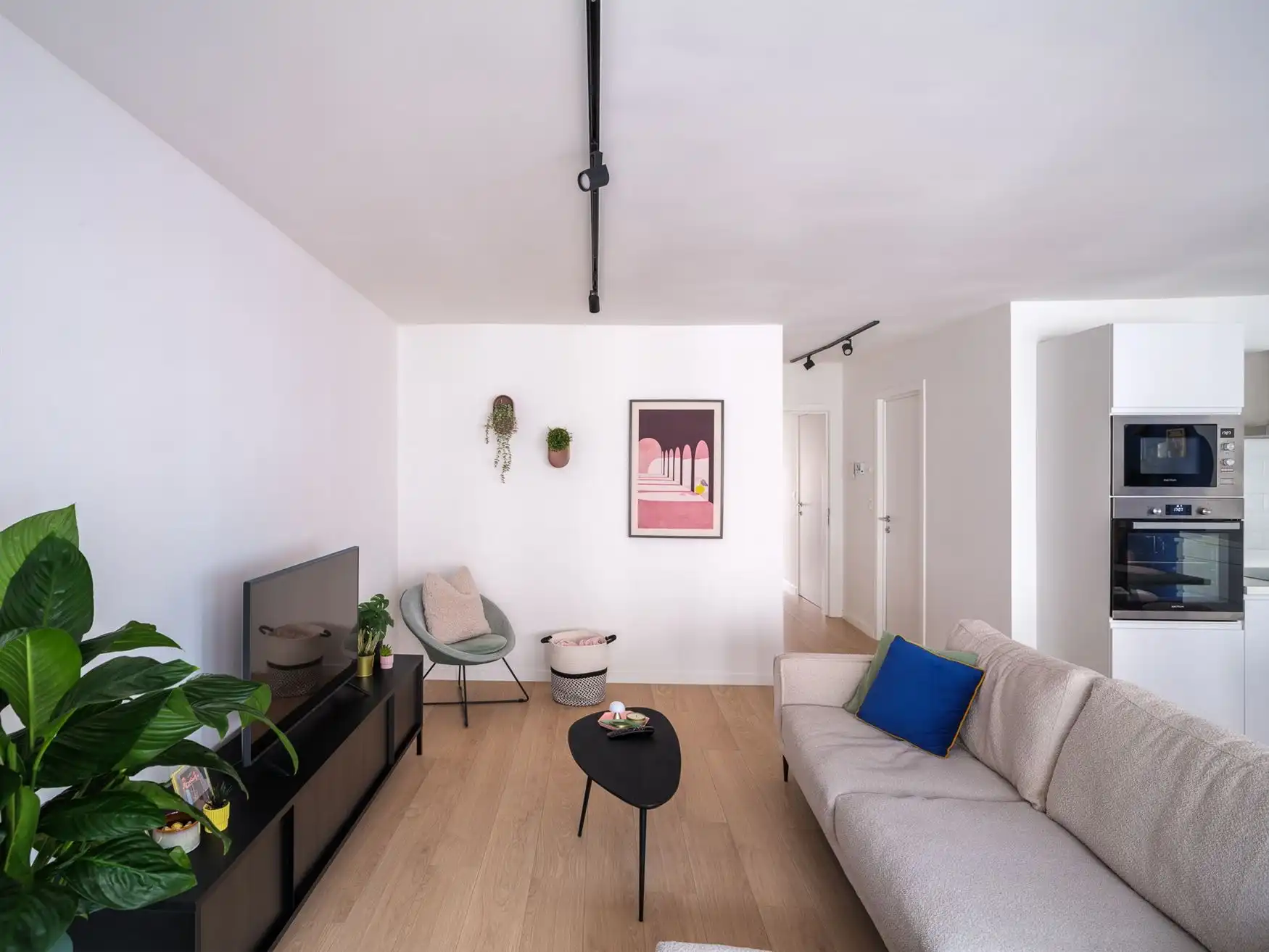 Stijlvol appartement met terras nabij Zuidpark en Sint Anna foto 4