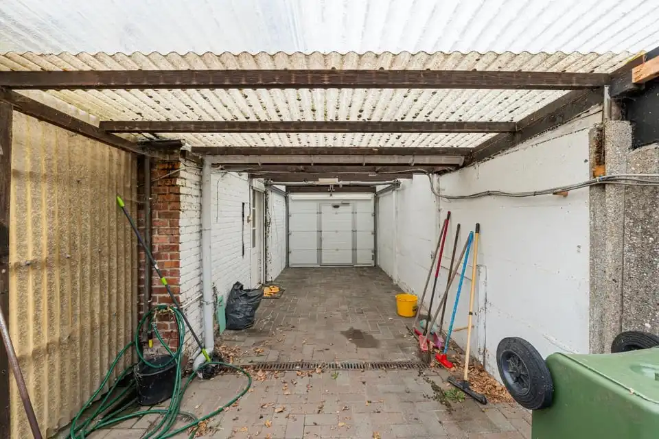 TE RENOVEREN GEZINSWONING MET GARAGE IN HET CENTRUM VAN GINGELOM foto 25