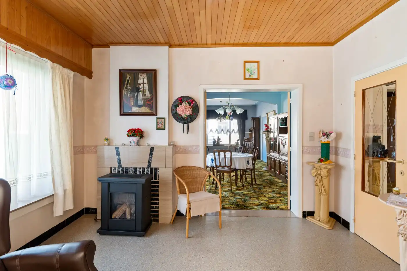 Vrijstaande, te renoveren woning met 3 à 4 slpk., garage en zuid-tuin foto 6