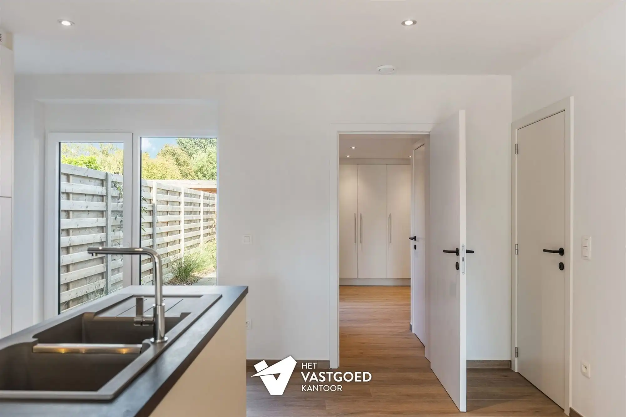 KWALITATIEF GERENOVEERDE WONING VLAKBIJ CENTRUM foto 9