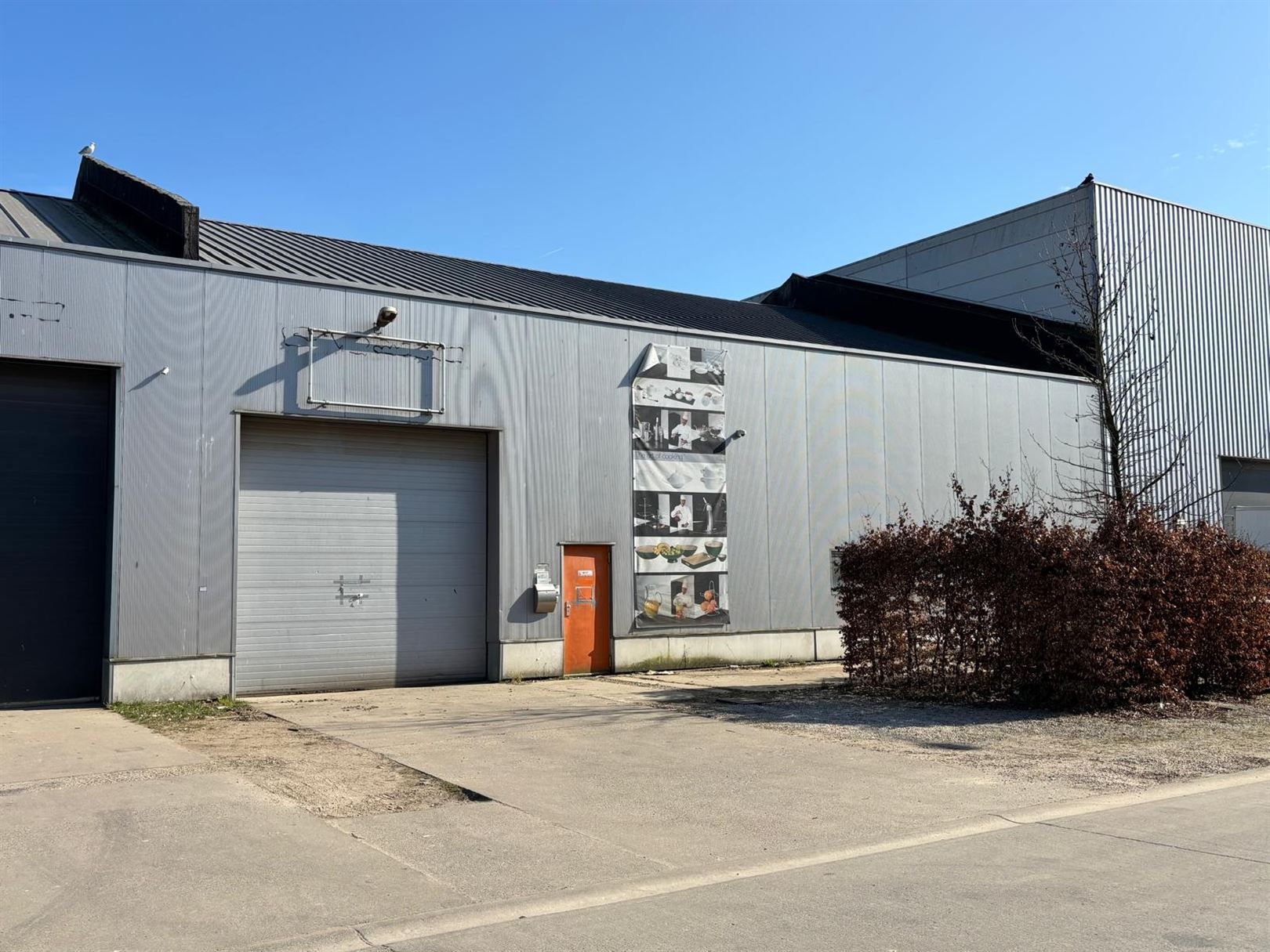 Veelzijdige industriële ruimte te Wijnegem foto {{pictureIndex}}