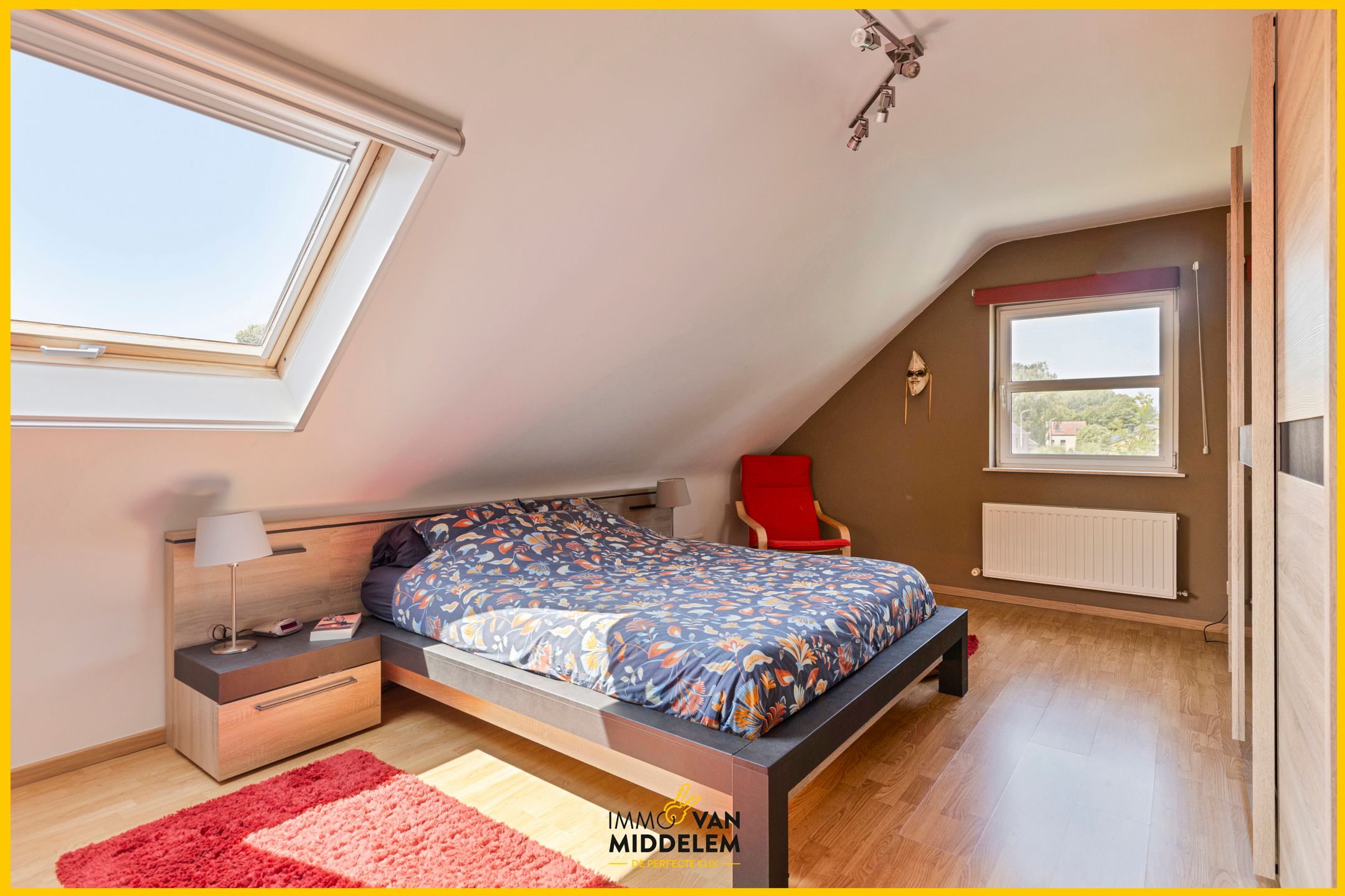 INSTAPKLARE WONING MET 4 KAMERS, ZWEMBAD, GARAGE EN TUIN foto 14