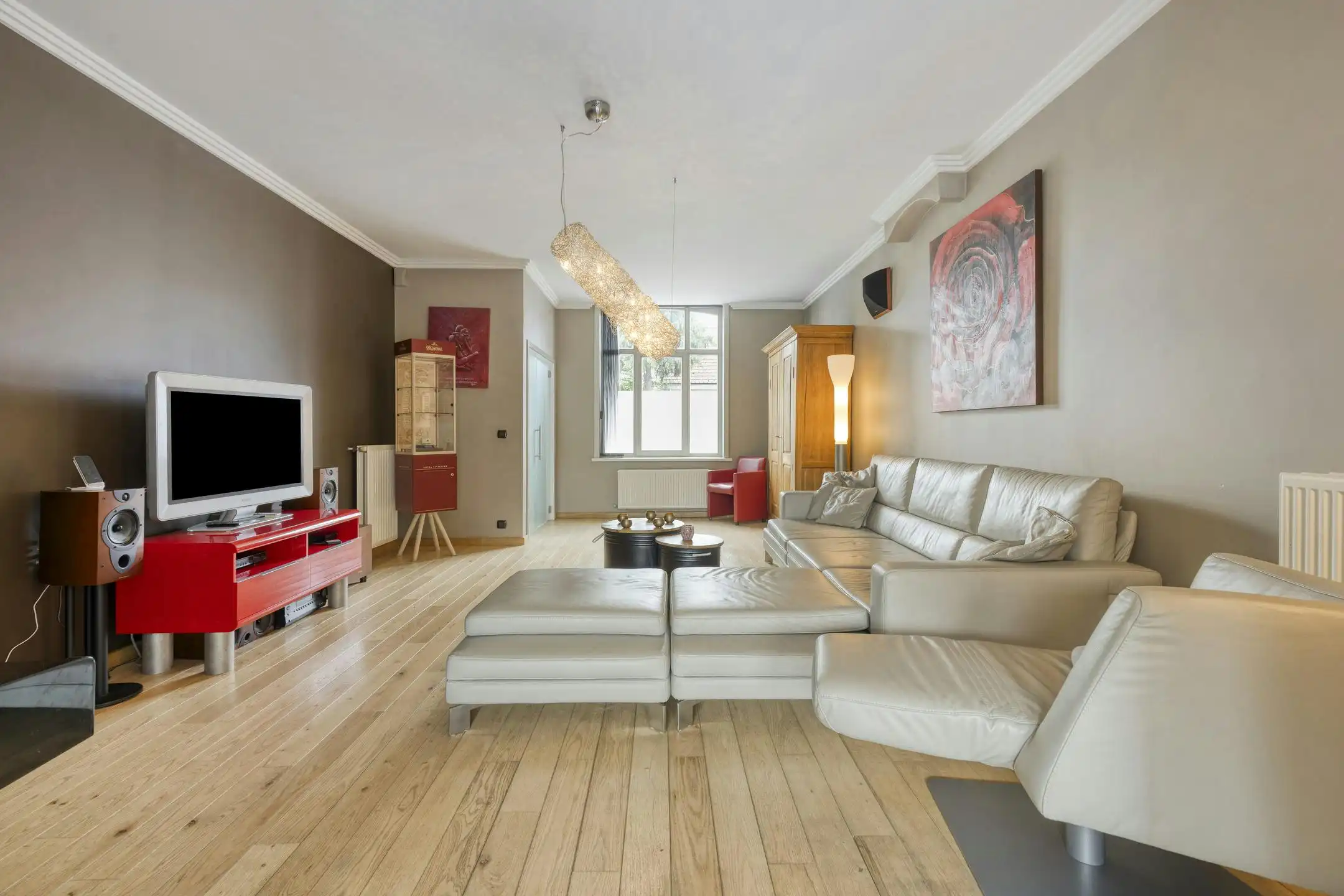 Instapklaar huis met 5 slaapkamers in Assebroek  foto 2