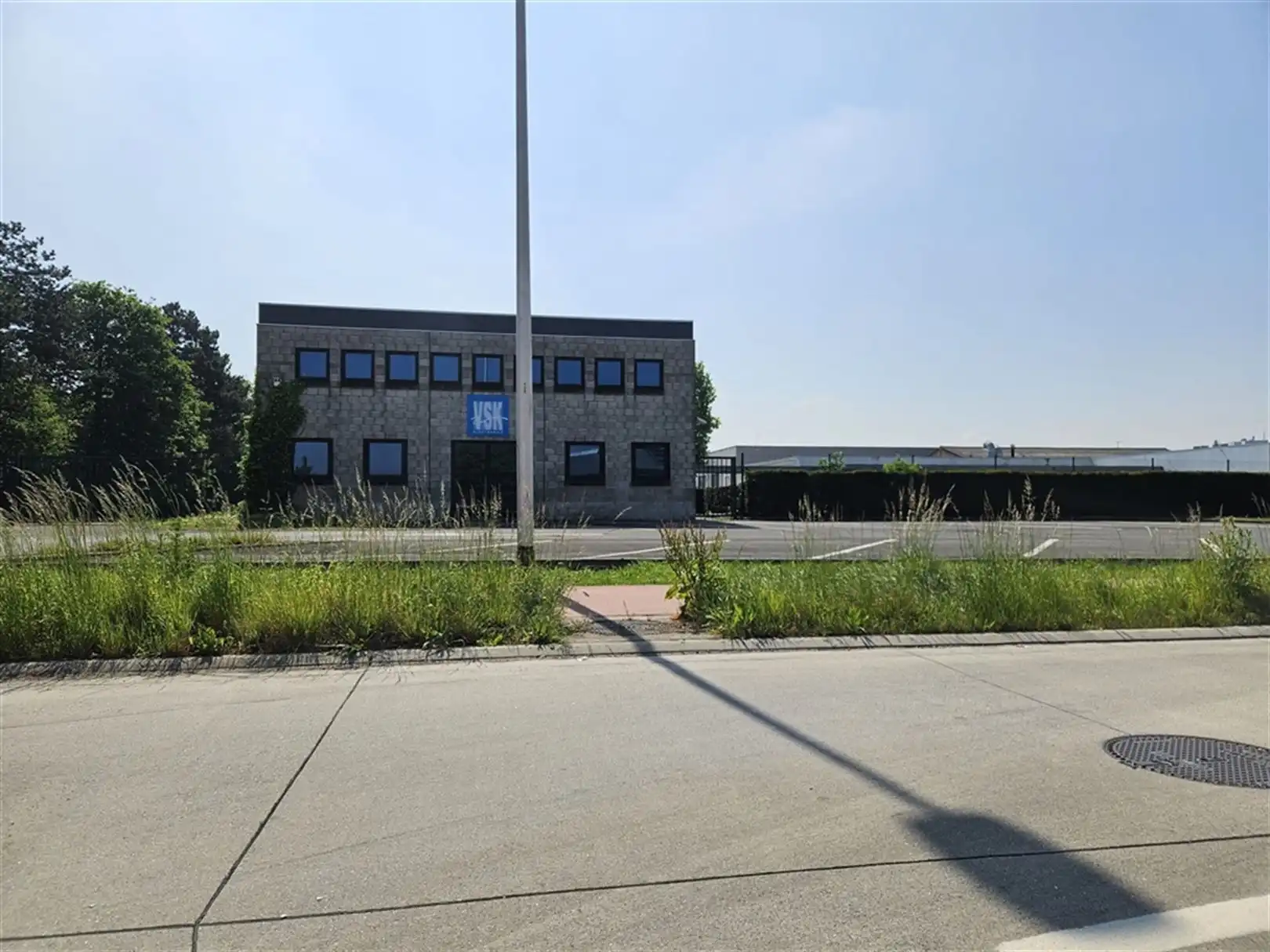 Polyvalente magazijnen/kantoren foto 6