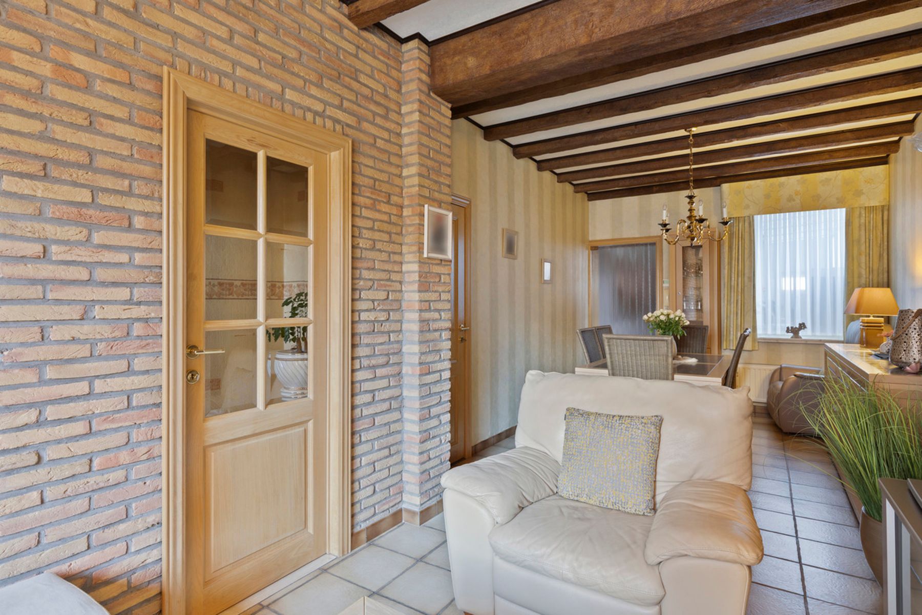 Instapklare centrumwoning met garage en autostaanplaats.  foto 6