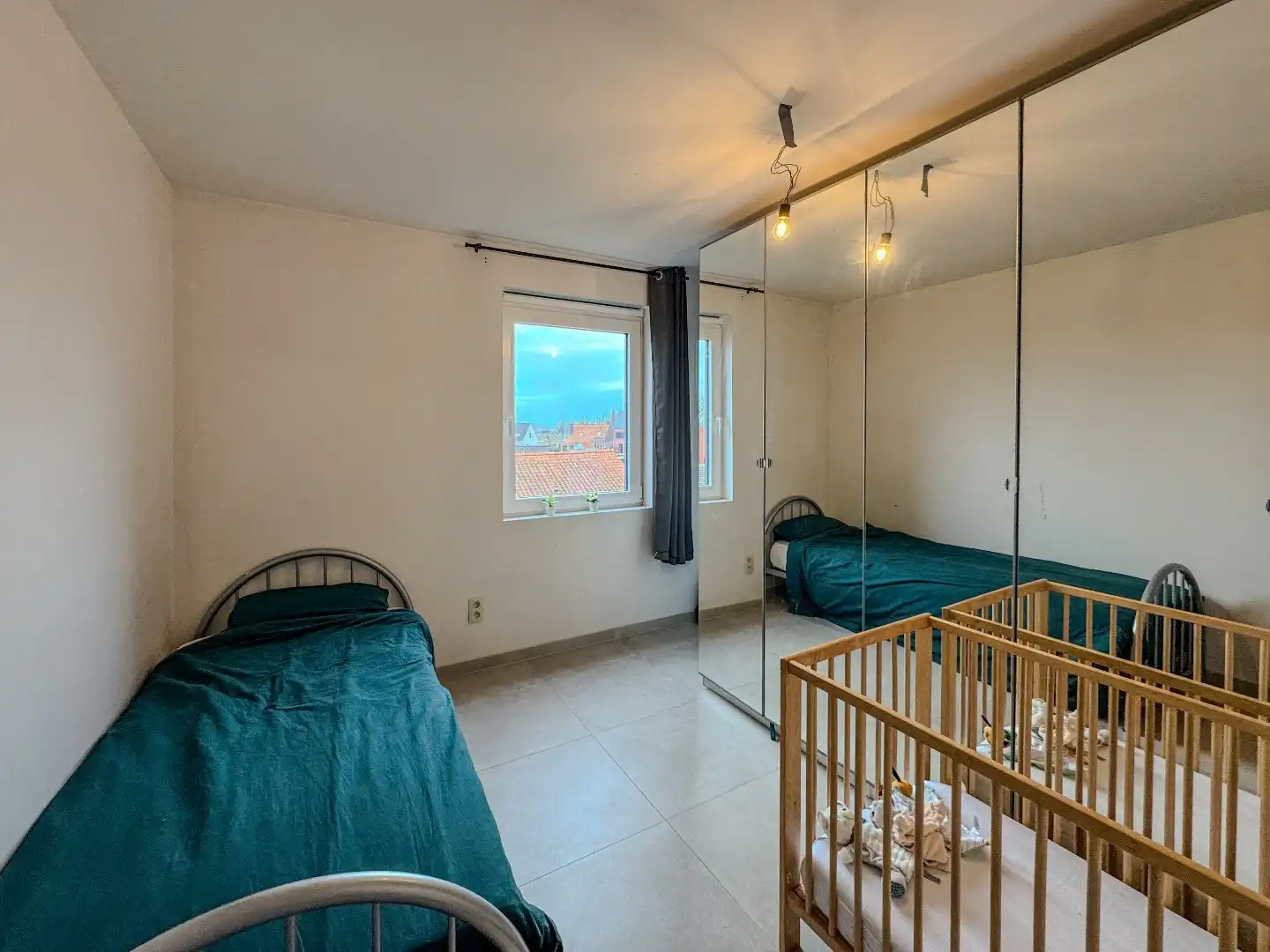 Nieuwbouwwoning met 3 ruime slaapkamers en tuin. foto 19