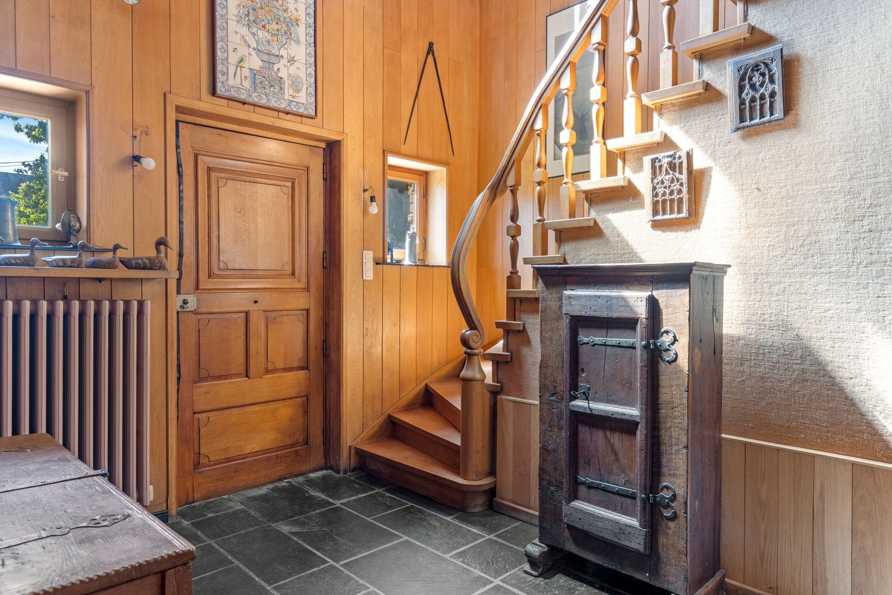 Zeldzame kans in Ronse – karaktervolle woning op toplocatie! foto 3