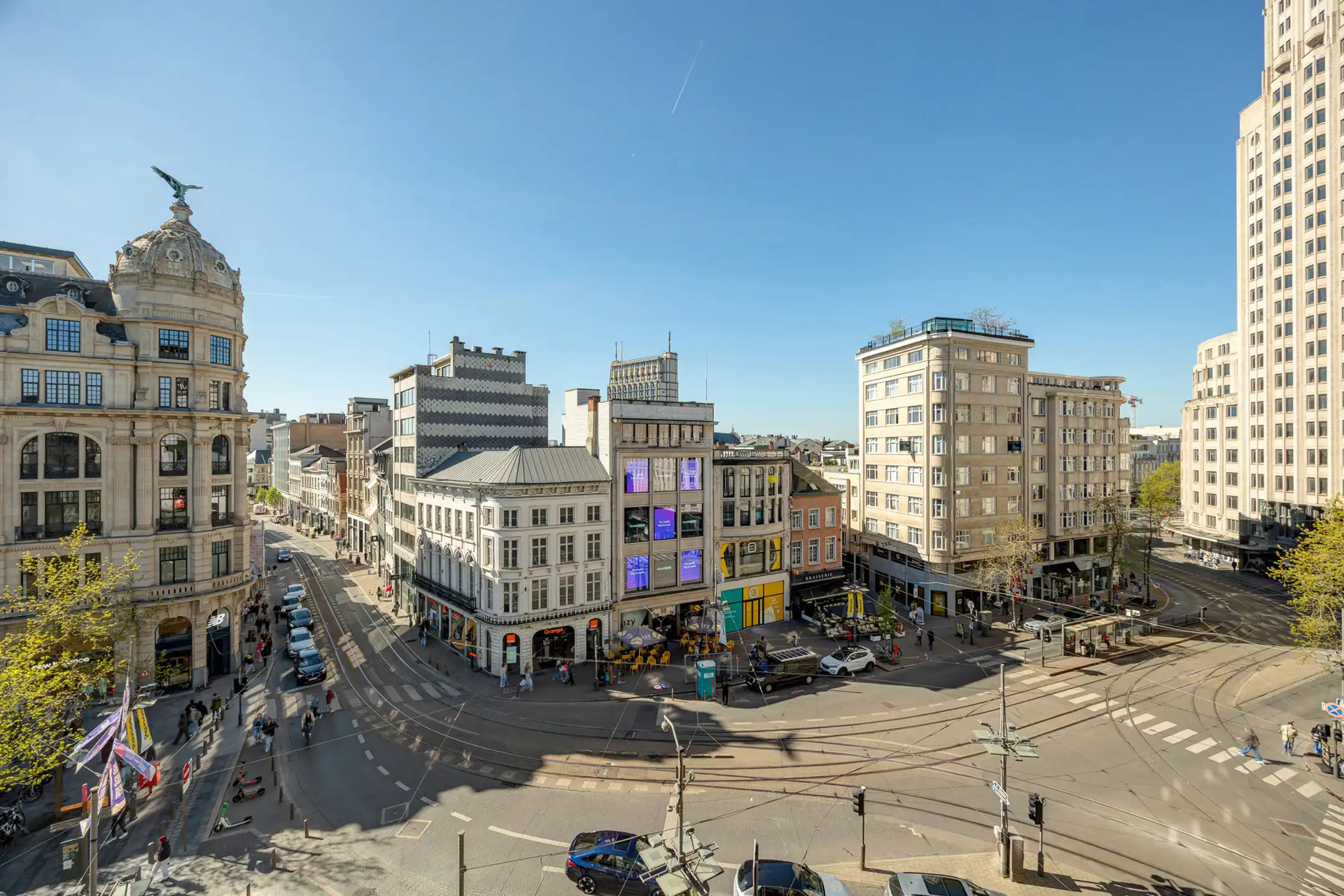 ANTWERPEN - Royaal appartement met mooie terrassen foto 2
