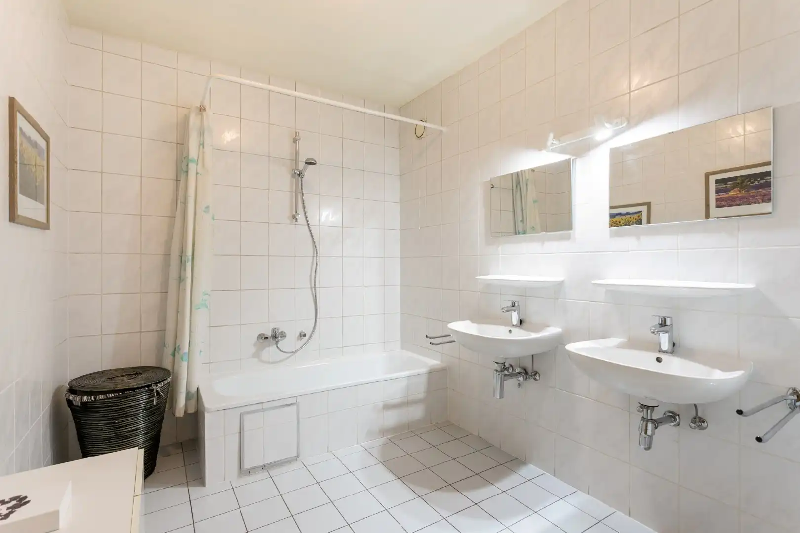Instapklaar appartement met 2 slaapkamers, 2 balkons en autostaanplaats foto 12