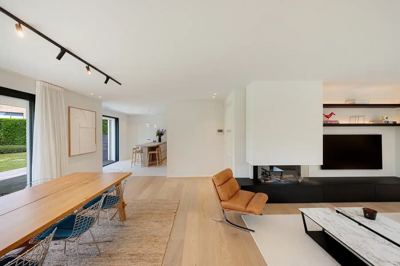 Volledig en zeer kwalitatief gerenoveerde villa op een ruim zuid-west gericht perceel foto 8