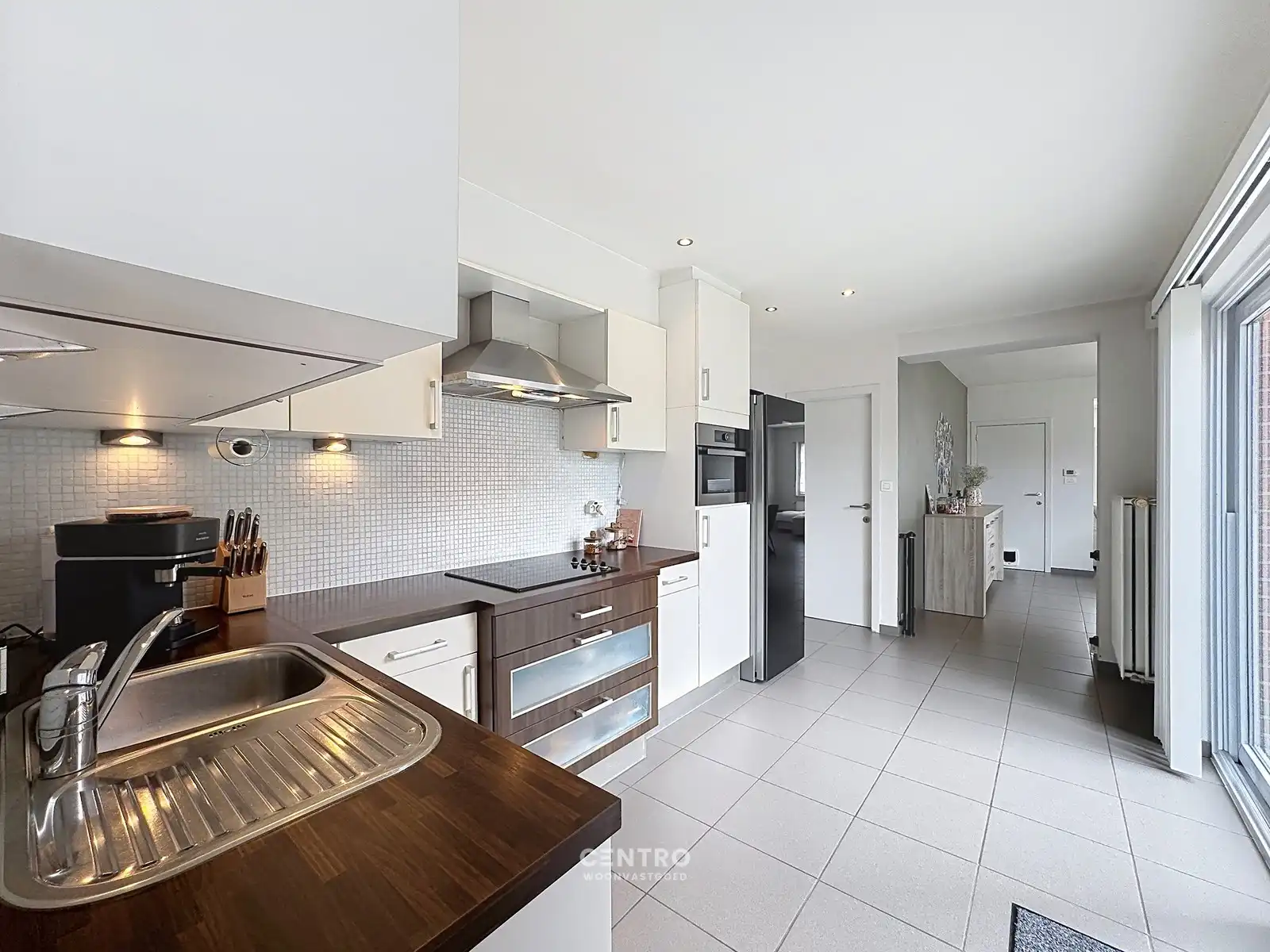 INSTAPKLARE woning met 4 slpks en ZUIDger. tuin! foto 7