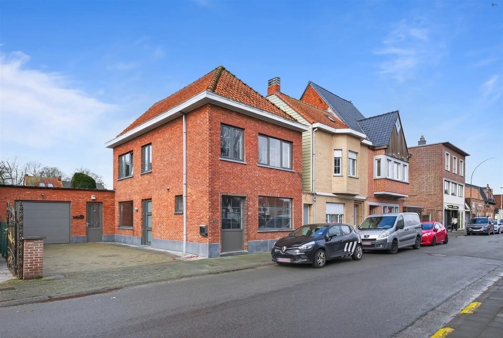 Hoofdfoto van de publicatie: HOB met ruime oprit te Moerbeke