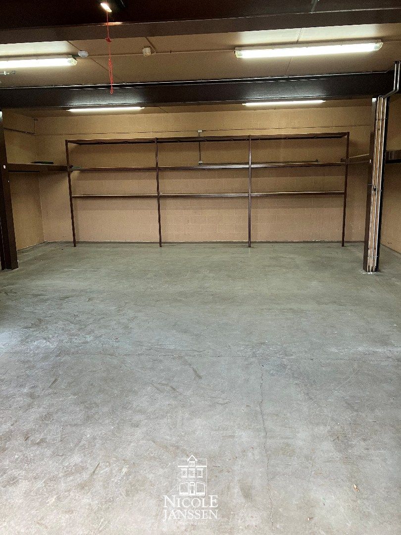 Magazijn van 310m² op commerciële A-locatie! foto 2