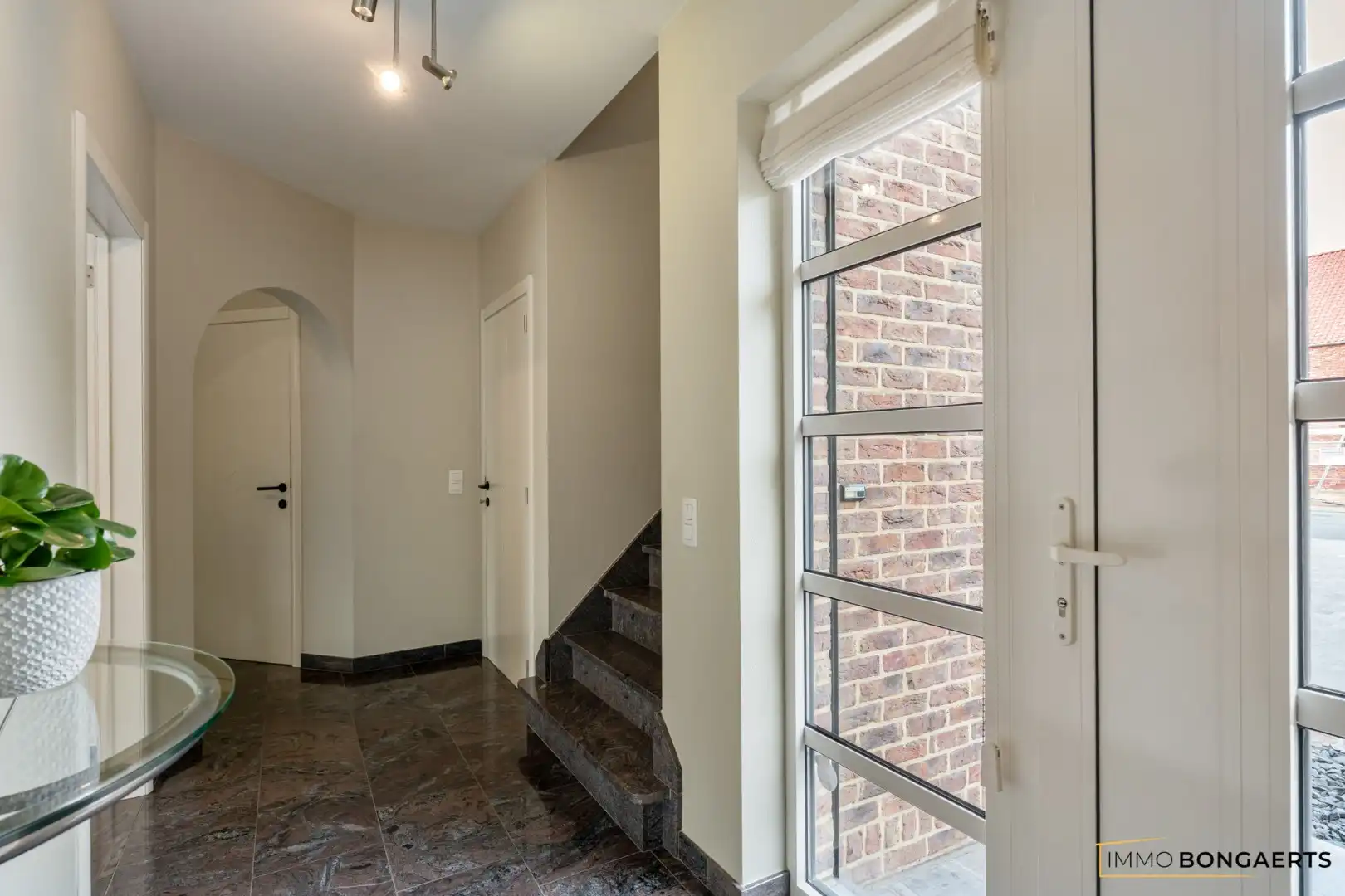 Ruime woning met 3 slaapkamers foto 3