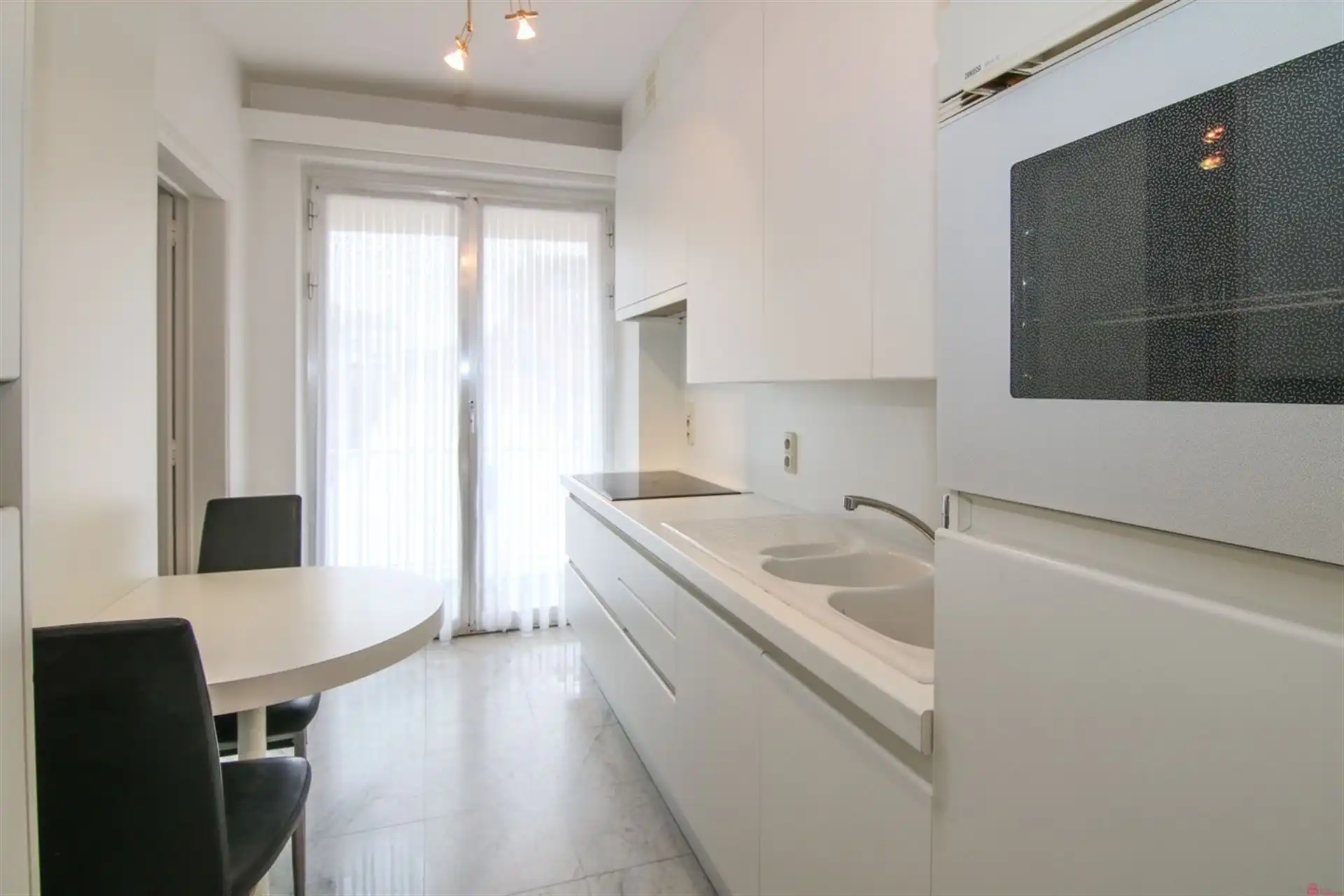 Lichtrijk hoekappartement foto 9