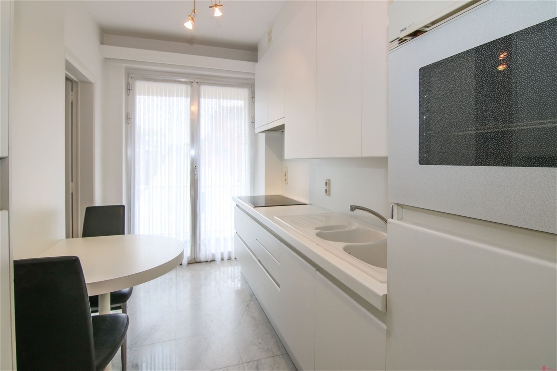 Lichtrijk hoekappartement foto 9