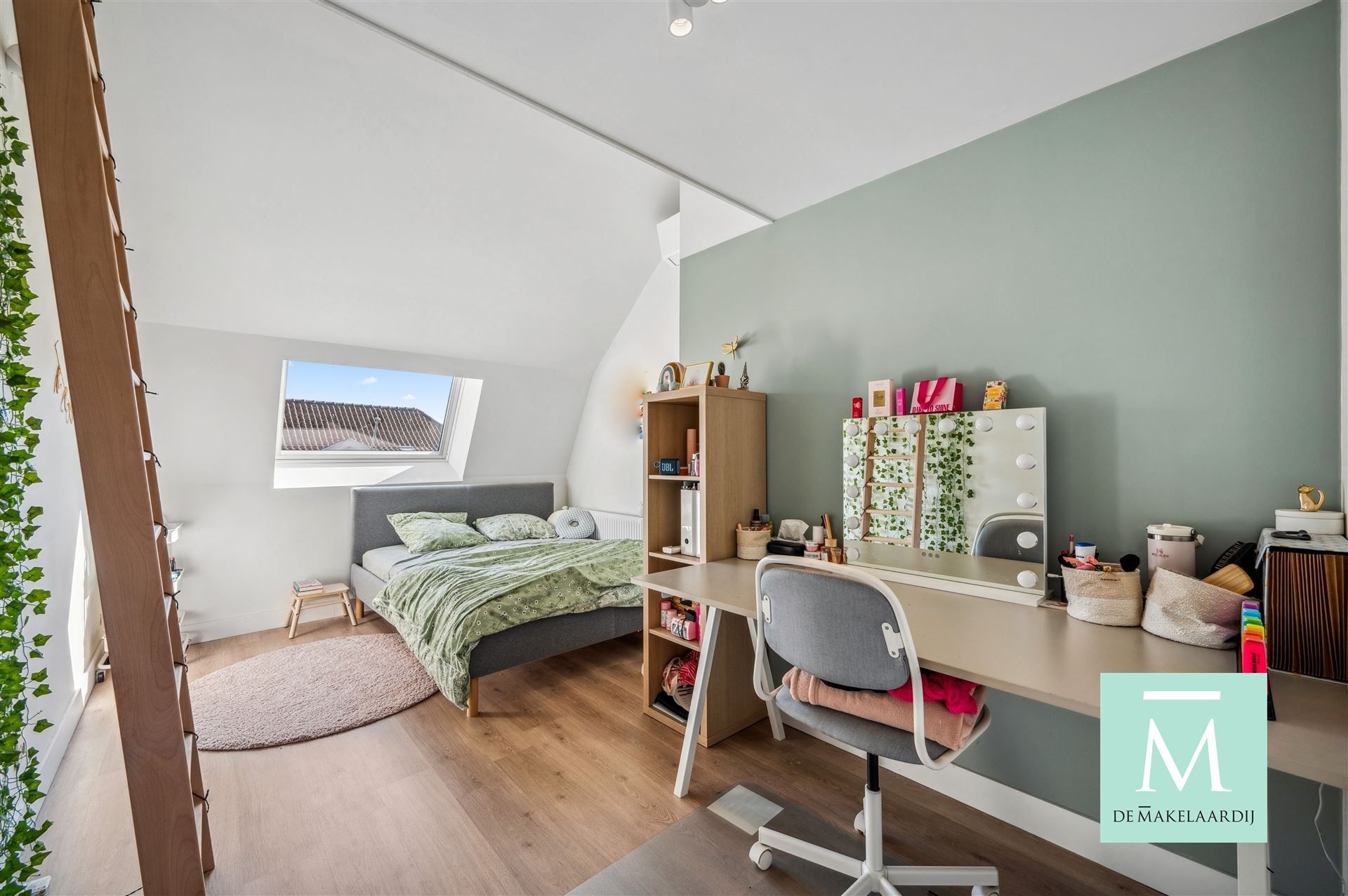 Zeer ruime en charmante woning met fijne tuin en ruime garage foto 23