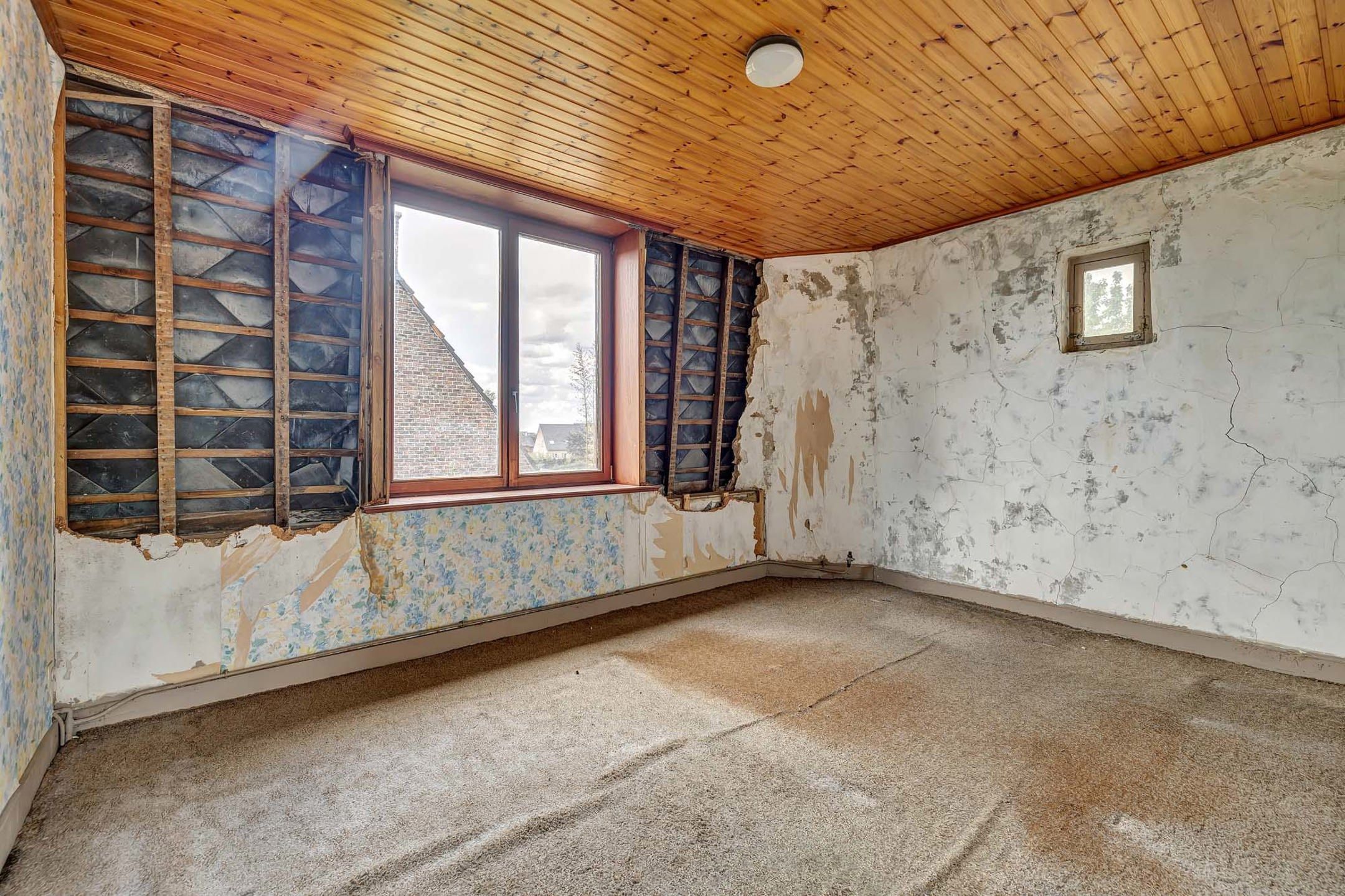 Te renoveren woning met 4 slaapkamers in Aalst  foto 9