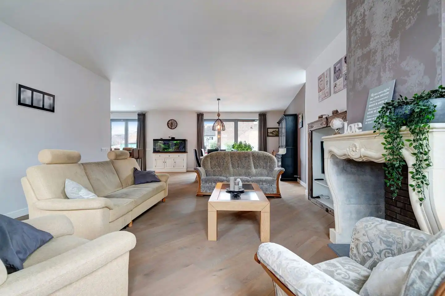 Prachtig authentiek herenhuis met ruime loods en garage in de Voerstreek! foto 6