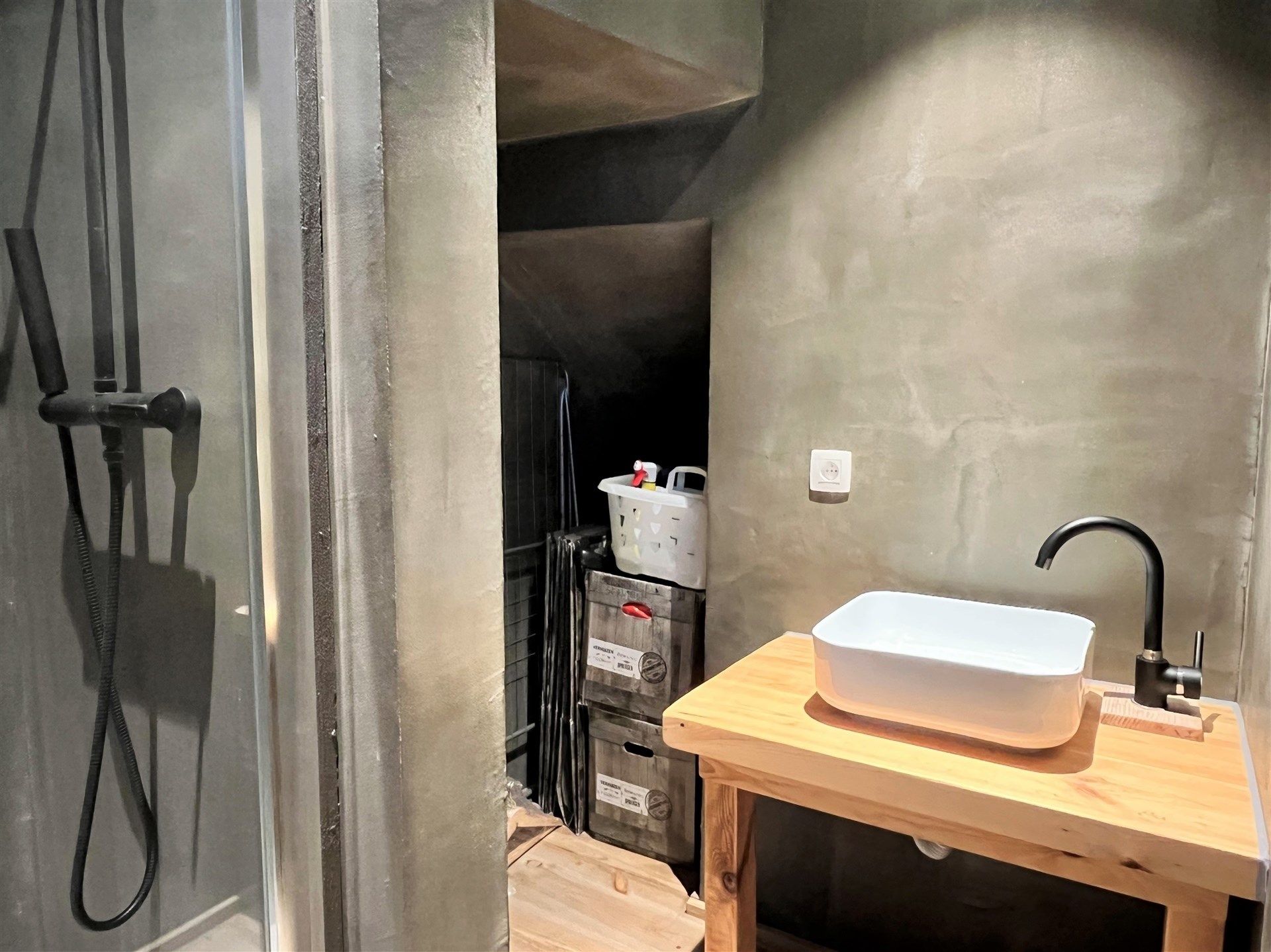 Gelijkvloers gemeubeld appartement op het Eilandje! foto 8