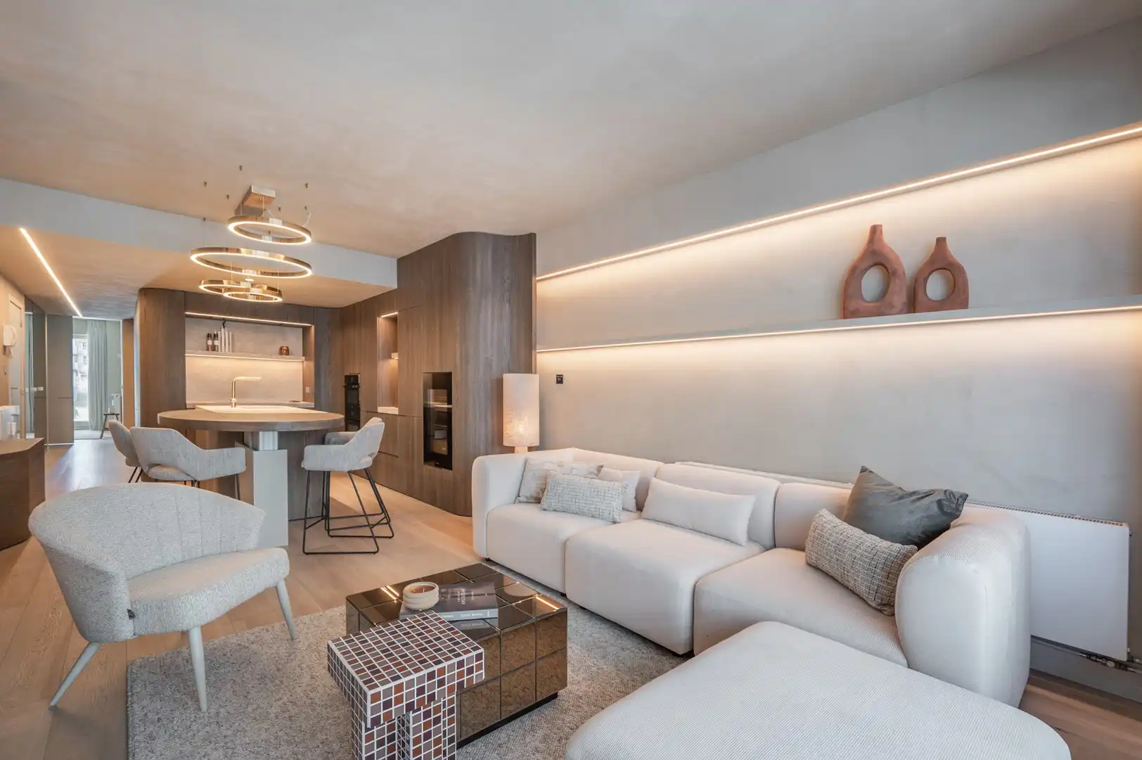 Luxueus gerenoveerd appartement met zijdelings zeezicht in hartje Knokke. foto 2