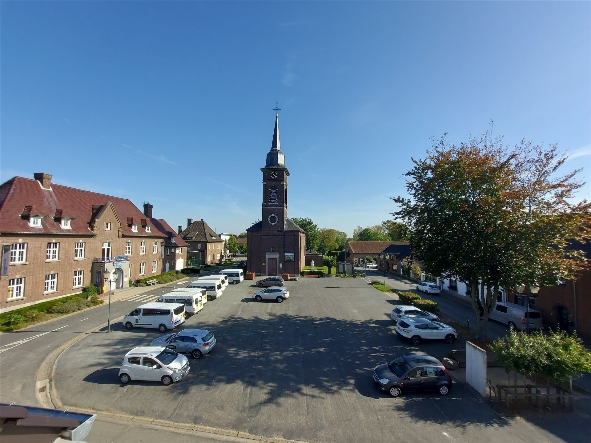 Nieuwbouwwoning te vucht met 3 slaapkamers foto 2