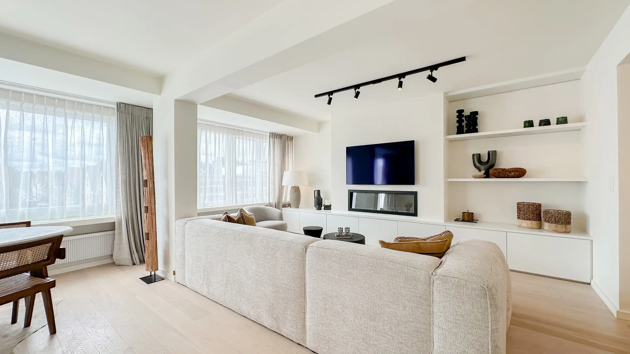 Ruim en lichtrijk 3-slpk. appartement nabij Groentenmarkt foto 3