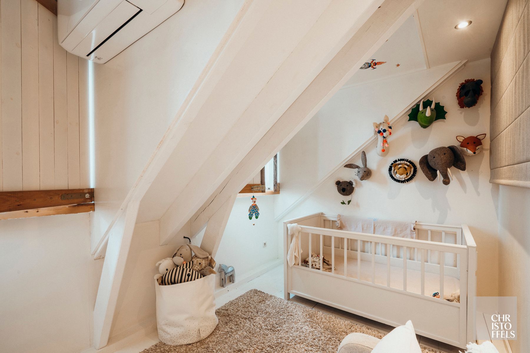Gerenoveerde langgevel hoeve op een perceel van 1.060 m²!  foto 25