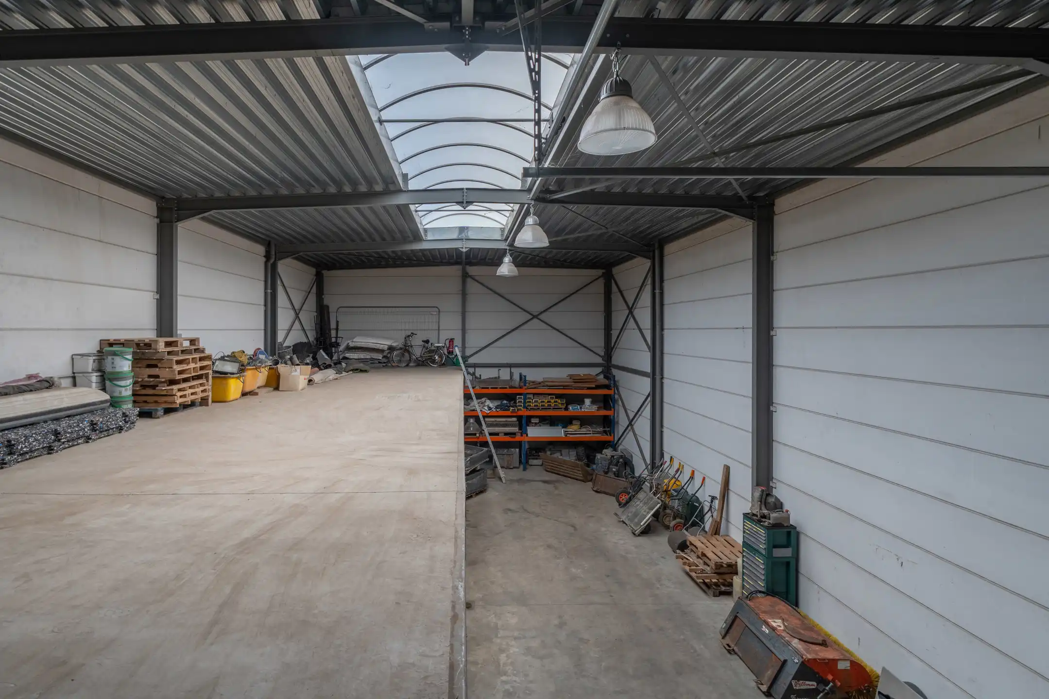 Goedgelegen KMO-unit met autostaanplaats te Lilsedijk Beerse foto 7