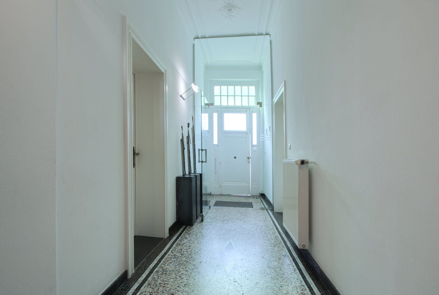 KANTOOR - 8 BURELEN - 16 tot 20 WERKPLAATSEN - PARKING MOG. foto 41