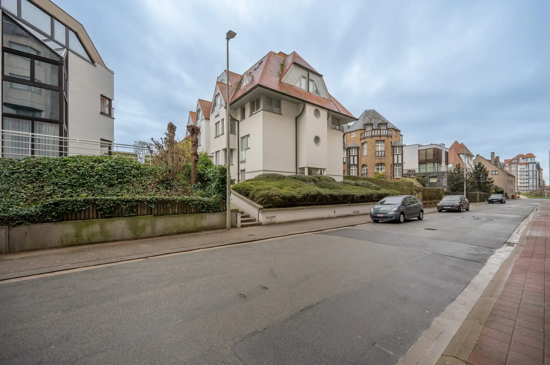 Ongemeubeld: zonnig appartement met grote terrassen! foto 2