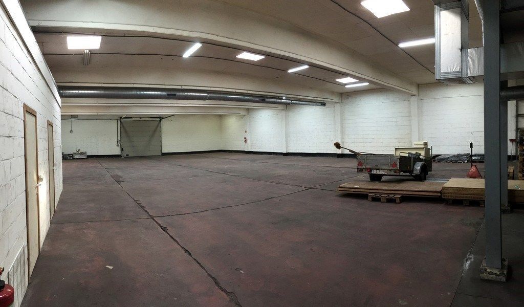 Commercieel gelegen magazijn met showroom te huur in Wetteren foto 14