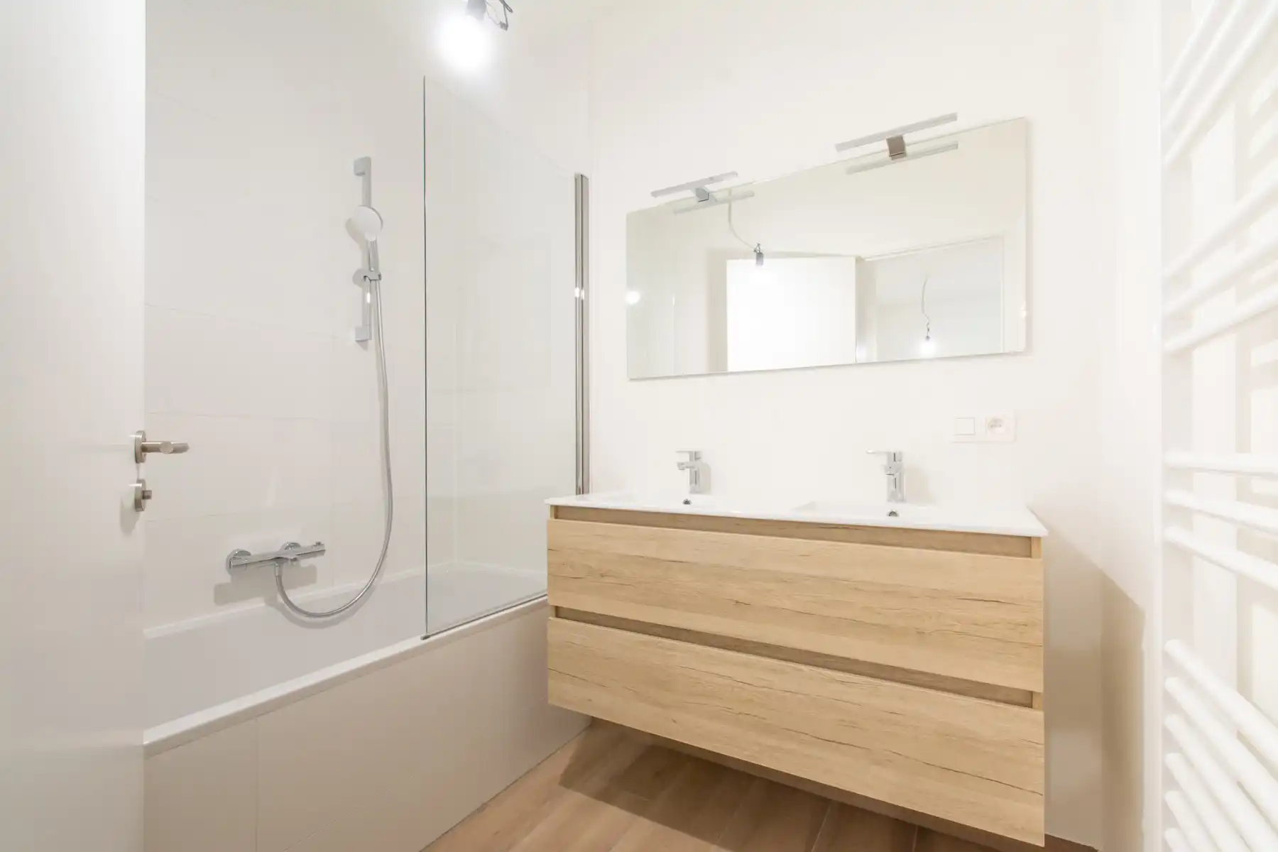 Rustig en comfortabel 2slpk appt. met mooi terras  foto 9