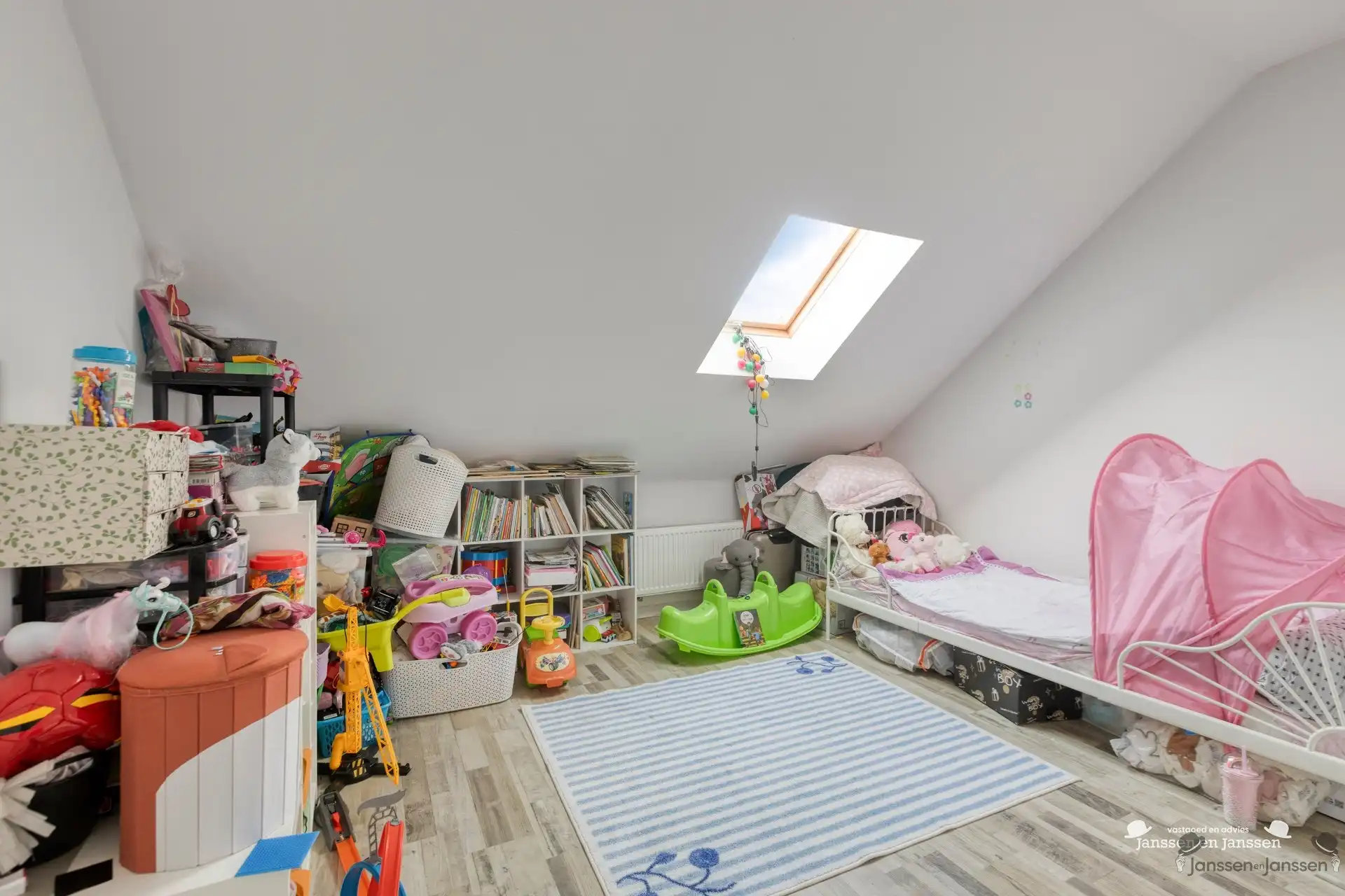 Praktisch duplexappartement met 2 slaapkamers en overdekt terras in het centrum van Leopoldsburg foto 10