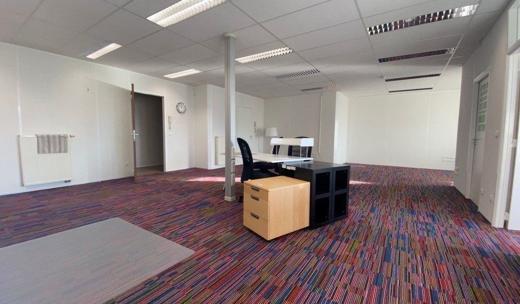Instapklaar kantoor te huur in Brandstraat, Lokeren foto 6