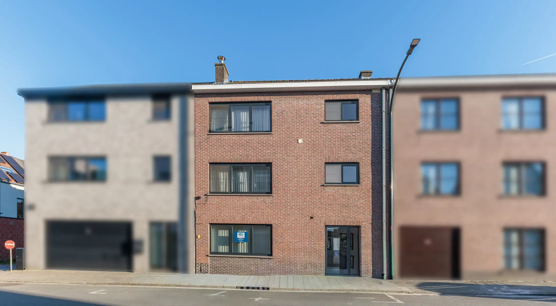 Ruime woning met praktijkruimte foto 3