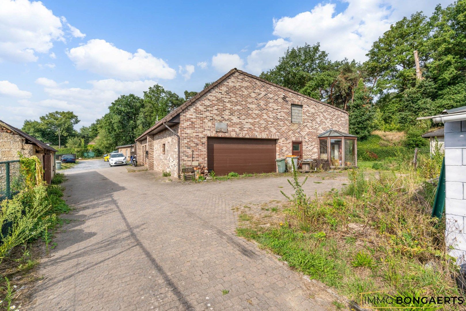 Rustig gelegen te renoveren woning op een uitzonderlijk perceel foto 4