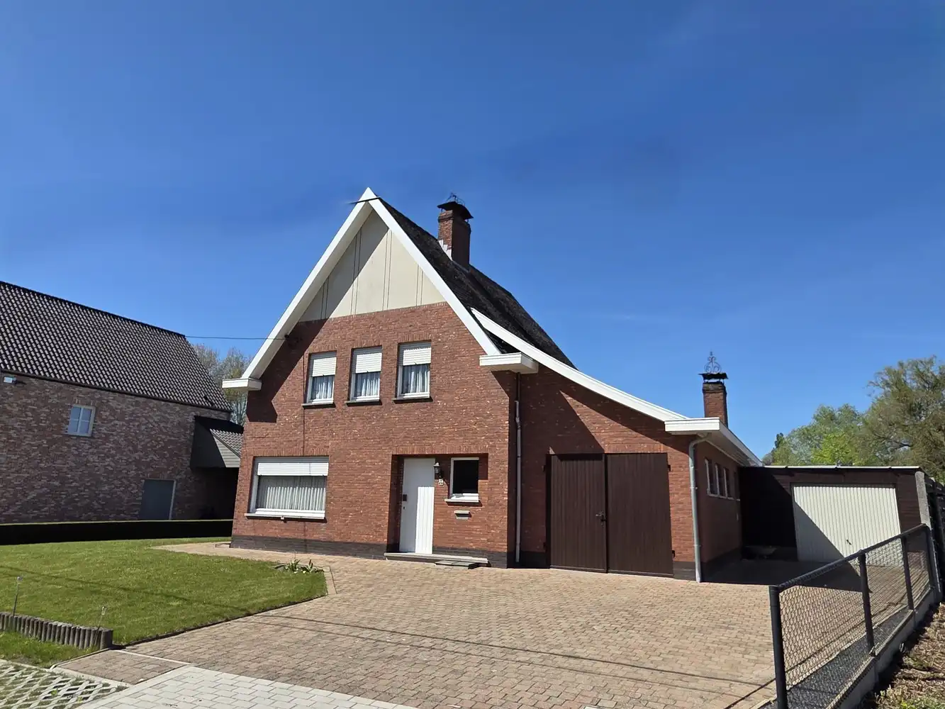 Hoofdfoto van de publicatie: Ruime vrijstaande eengezinswoning gelegen in een zeer rustige straat te Zonderschot centrum